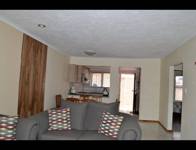 2 BEDROOM TOWNHOUSE FOR SALE IN RANGEVIEW